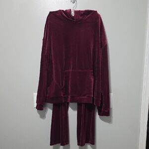 Time and Tru Deep Burgundy Plush Set